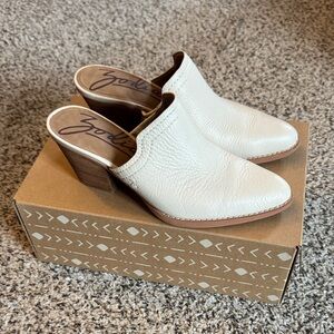 Zodiac Cream Leather Women's Mules